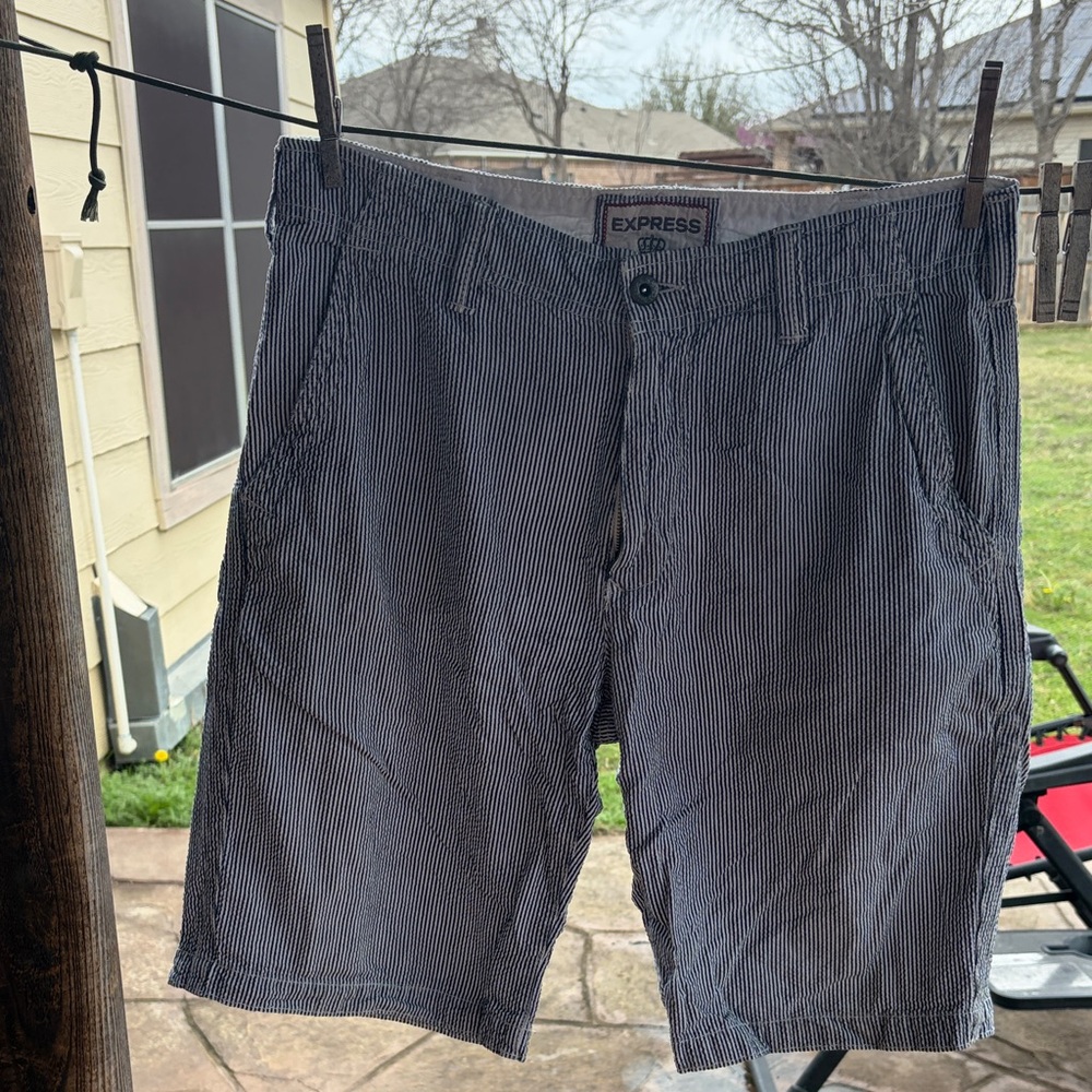 Express Men's Seersucker Pinstripe Shorts